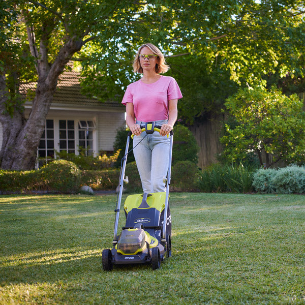 18v One+ Ryobi Small Lawn Mower 33cm Brushless Cordless Lawn Mower