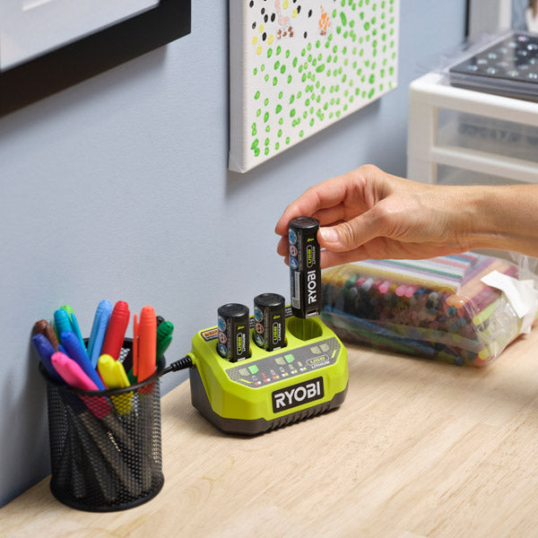 Ryobi Rc43p Ryobi USB Lithium 3-Port Charger Battery Bundle (1x 3Ah) 4V RC43P-130
